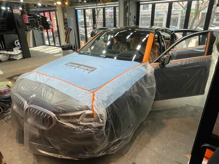 BMW 520i 임페리얼 블루, 신차검수 솔라가드썬팅 보조배터리 방음 유리막, 발수코팅 완벽 시공 \'송파구 신차패키지\' / 서울 광진구, 중곡, 건대