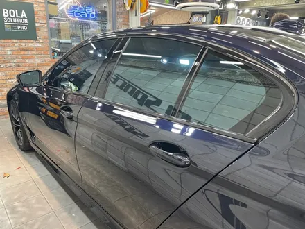 BMW 530i 임페리얼 블루, 신차패키지+크롬딜리트 완벽 출고 / 서울 광진구, 중곡, 건대