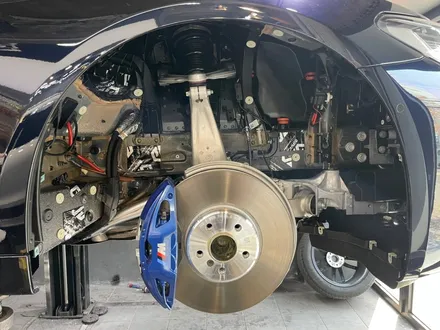 BMW 520i 임페리얼 블루, 신차검수 솔라가드썬팅 보조배터리 방음 유리막, 발수코팅 완벽 시공 \'송파구 신차패키지\' / 서울 광진구, 중곡, 건대