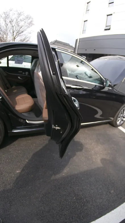 안정성과 주행 퍼포먼스로 두 마리 토끼를 잡은  벤츠 E300 4MATIC 출장 신차검수! / 서울 광진구, 중곡, 건대