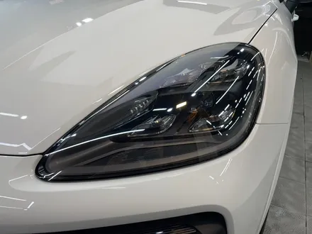 포르쉐 카이엔 강남강북할 것 없이 신차패키지 하러 오는 카스페이스 강북점! / 서울 광진구, 중곡, 건대