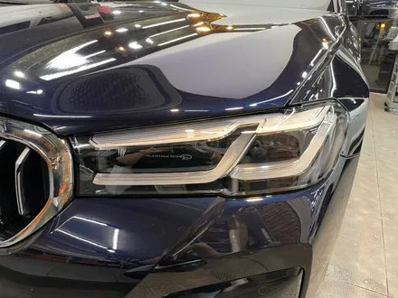 BMW 520i 임페리얼 블루, 신차검수 솔라가드썬팅 보조배터리 방음 유리막, 발수코팅 완벽 시공 \'송파구 신차패키지\' / 서울 광진구, 중곡, 건대