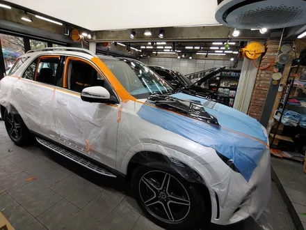 화이트 * GLE 4MATIC  퀀텀 + 옵틱글래스 + PPF + 유리막 레이어링 + 휠코팅 + 보조배터리 + 블랙박스 + / 서울 광진구, 중곡, 건대