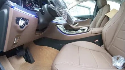 안정성과 주행 퍼포먼스로 두 마리 토끼를 잡은  벤츠 E300 4MATIC 출장 신차검수! / 서울 광진구, 중곡, 건대