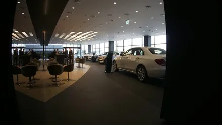 안정성과 주행 퍼포먼스로 두 마리 토끼를 잡은  벤츠 E300 4MATIC 출장 신차검수! / 서울 광진구, 중곡, 건대