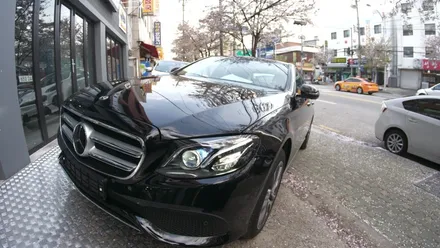 안정성과 주행 퍼포먼스로 두 마리 토끼를 잡은  벤츠 E300 4MATIC 출장 신차검수! / 서울 광진구, 중곡, 건대