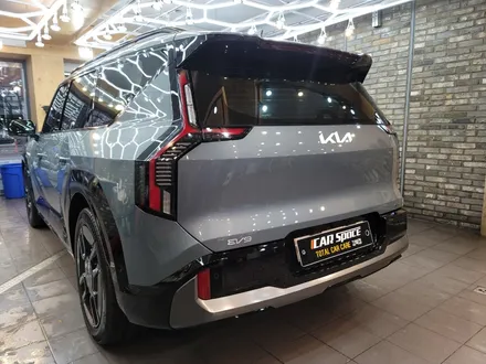 인기몰이 중인 \'EV9 아이스버그 그린 신차패키지\' 색감이 예쁜 차 / 서울 광진구, 중곡, 건대