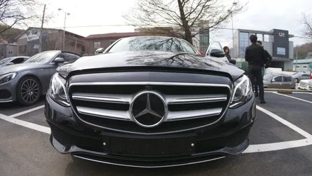안정성과 주행 퍼포먼스로 두 마리 토끼를 잡은  벤츠 E300 4MATIC 출장 신차검수! / 서울 광진구, 중곡, 건대