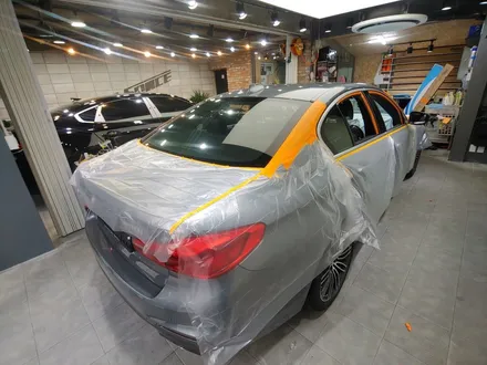 도봉구BMW 전시장 530I 솔라가드 노블레스K + PPF 도어 전체(문콕패키지) + 본넷PPF 시공으로 걱정 끝! / 서울 광진구, 중곡, 건대
