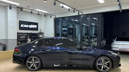 BMW 5시리즈 카본블랙 신차패키지 현장에선? / 서울 구로 영등포