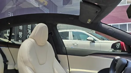 강렬한 모습으로 체인지된 모델S 레드 티나인R70 썬팅 시공!! / 서울 구로 영등포