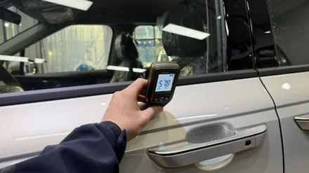 카니발 아이보리 실버, 본넷 안쪽에서 미세한 도장불량 발견! / 서울 구로 영등포