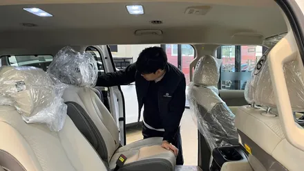 페이스리프트 카니발 신차검수 중 발견된 하자로 수정요청후 재입고~! / 서울 구로 영등포