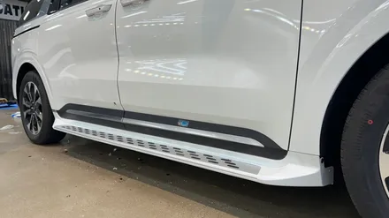카니발 신차패키지 아이나비QXD1+에코12s, 사이드스텝 설치 등 카스페이스 구로점에서 / 서울 구로 영등포