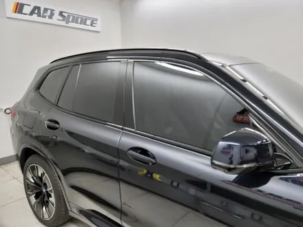 해운대 썬팅 BMW iX3 카본 블랙에 시공 / 부산 해운대구 재송동