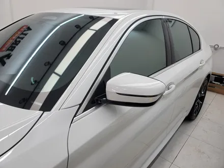 BMW 530i 쿠폰 필름 제거 후 부산 브이쿨 썬팅 시공 / 부산 해운대구 재송동