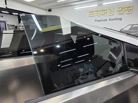 지디가 탔던 그차 테슬라 사이버 트럭 1호 300대 중 1대 부산 썬팅 팀케이오션에서 작업 / 부산 해운대구 재송동