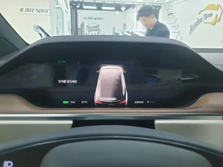 테슬라 모델X 솔리드 블랙 하버캠프 썬팅으로 업그레이드 / 부산 해운대구 재송동
