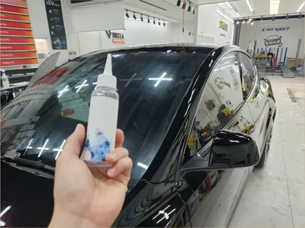 부산 테슬라 모델Y 썬팅, 부산 블랙박스, 3W 전동선쉐이드 시공 / 부산 해운대구 재송동