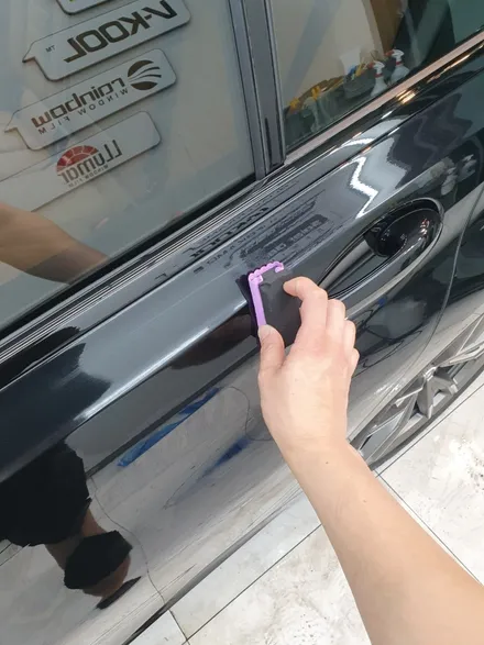 부산 BMW 썬팅, 수입차 시공 경험이 많은 카스페이스 해운대점. / 부산 해운대구 재송동