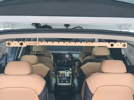 4세대 카니발 오토그랜드 바디킷 & AMG 머플러팁 시공, 트렁크 옷걸이 장착 / 김포시 장기동