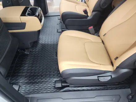 4세대 카니발 화이트 베이직신차패키지 썬팅 티나인R70 블랙박스 파인뷰LX7700 카니발엠보싱 튜온사이드스텝_김포카스 / 김포시 장기동