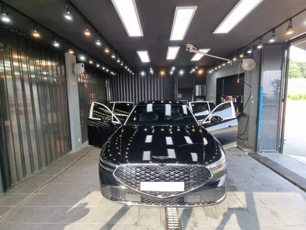 안성 신차패키지 전문점의 럭셔리 대형 세단 제네시스 G90 시공 / 안성