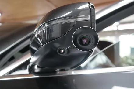 BMW 5시리즈 530i 어라운드뷰 옵션이 없는 차량으로 고민이 된다면 순정스타일 초고화질 순정 연동형 SVUE!!