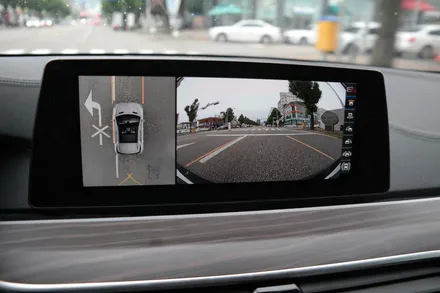 BMW 5시리즈 530i 어라운드뷰 옵션이 없는 차량으로 고민이 된다면 순정스타일 초고화질 순정 연동형 SVUE!!