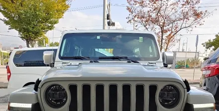 광주서구썬팅, 지프(jeep) 올뉴랭글러에 스미스클럽 신규반사필름, 플럭스 시공 및 에코파워캡 보조배터리장착