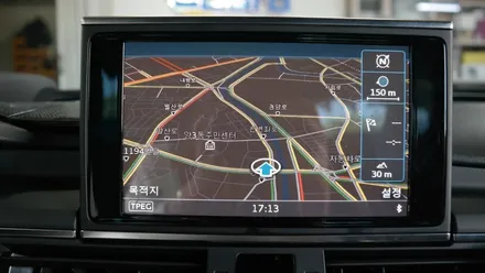 아우디 A6, 답답하기만한 순정내비게이션 M2C-200A 안드로이드 네비게이션으로 교체장착했어요.