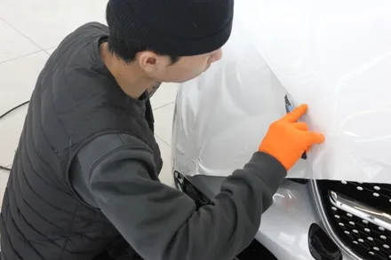 수원랩핑 E클래스 누렇게 변색 된 랩핑지 제거 후 다시 화이트 랩핑 / 화성 동학산1길