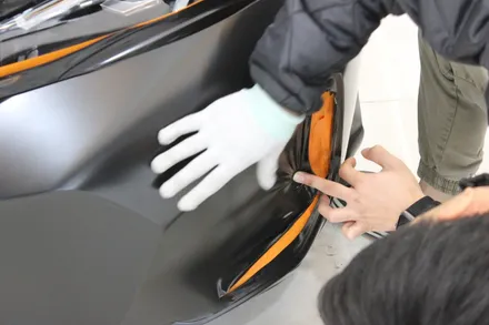 안산랩핑 3시리즈 320i 사틴블랙 사고로 인한 앞범퍼 부분랩핑 / 화성 동학산1길