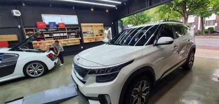 기아 셀토스 루프스킨시공으로 시선을 사로잡자 !