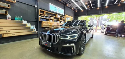 BMW 7시리즈(G11) 우드부분 실내 무광 카본 랩핑으로 변경!