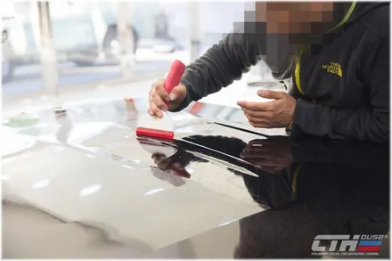 자동차 랩핑은 역시 카톡하우스. 트랙스 루프스킨 시공