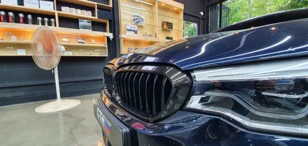 창원 그릴 퍼포먼스 리얼카본랩핑 BMW G30 520D
