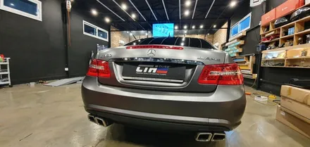 벤츠E클래스 쿠페 사틴다크그레이 전체랩핑을 입히다!