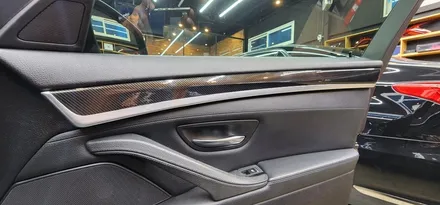 [창원] BMW F10 5시리즈 세라믹카본 실내랩핑으로 분위기를 바꿔보자!