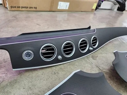 W213 벤츠 E클래스 창원 실내랩핑 매트릭스블랙 필름으로 올드한 리얼우드를 가려보자