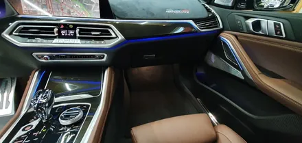 BMW X6 실내 세라믹카본랩핑으로 한층 업그레이드해보자 !