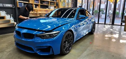 창원 BMW M4 전체랩핑 에이버리 락그레이 스타일 시공!
