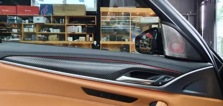 BMW  G30 5시리즈 실내 무광 카본랩핑으로 하이그로시  얼룩을  지워보자 !