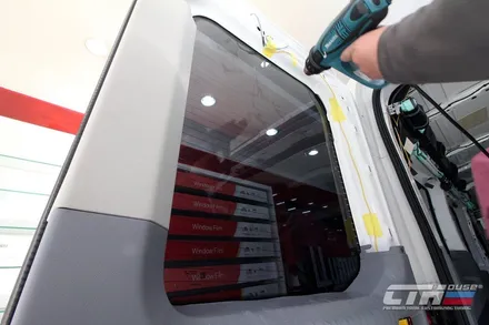 창원루마썬팅 포드 트랜짓(FORD T-350) 루마아티젠 시공