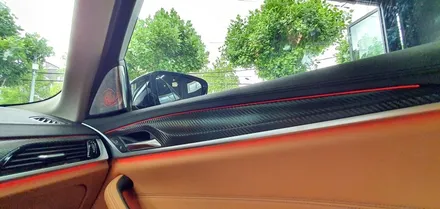 BMW  G30 5시리즈 실내 무광 카본랩핑으로 하이그로시  얼룩을  지워보자 !