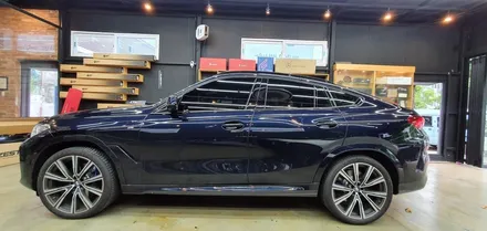 BMW X6 실내 세라믹카본랩핑으로 한층 업그레이드해보자 !