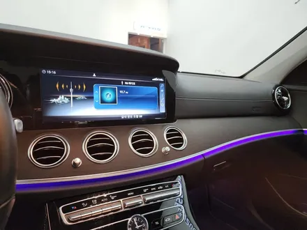 W213 벤츠 E클래스 창원 실내랩핑 매트릭스블랙 필름으로 올드한 리얼우드를 가려보자