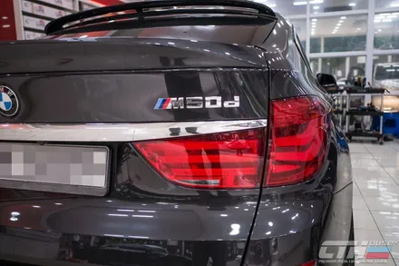 BMW M50d. 창원 카톡하우스에서 라이트필름 작업하였습니다.