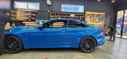 창원 BMW M4 전체랩핑 에이버리 락그레이 스타일 시공!