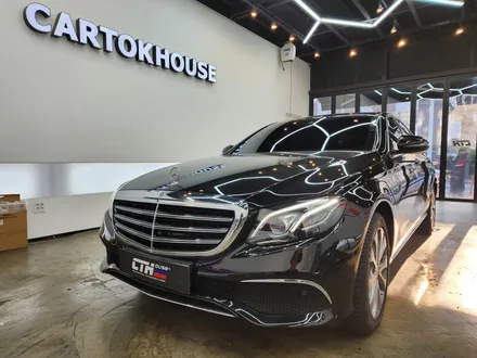 W213 벤츠 E클래스 창원 실내랩핑 매트릭스블랙 필름으로 올드한 리얼우드를 가려보자